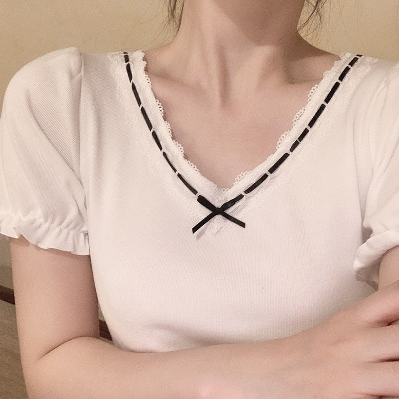 Simple Dollette White T-Shirt Sweet Girl Ribbon