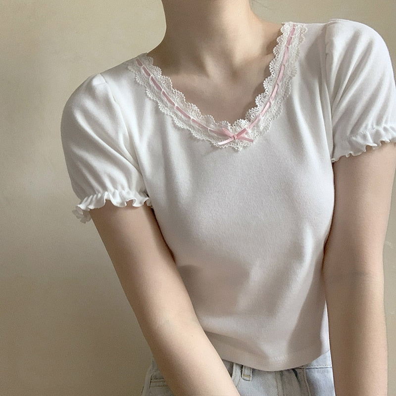 Simple Dollette White T-Shirt Sweet Girl Ribbon