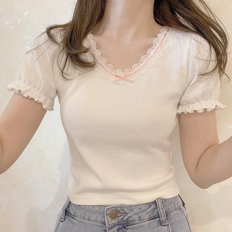 Simple Dollette White T-Shirt Sweet Girl Ribbon