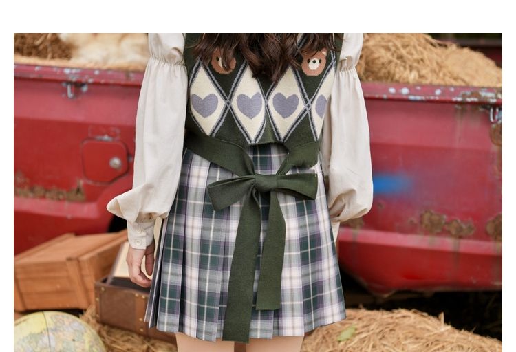 Kawaii Sweater Vest Bear Hearts Argyle