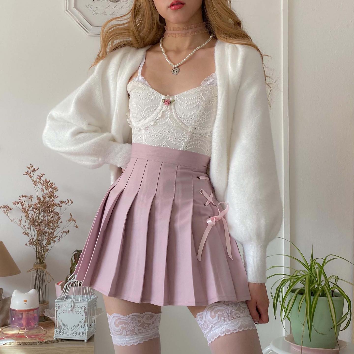 Pink pleated outlet mini skirt outfit